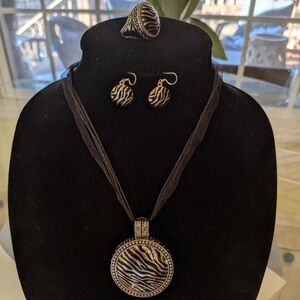Premier Designs Black and Silver SAFARI Zebra Necklace Ring Earring Set
